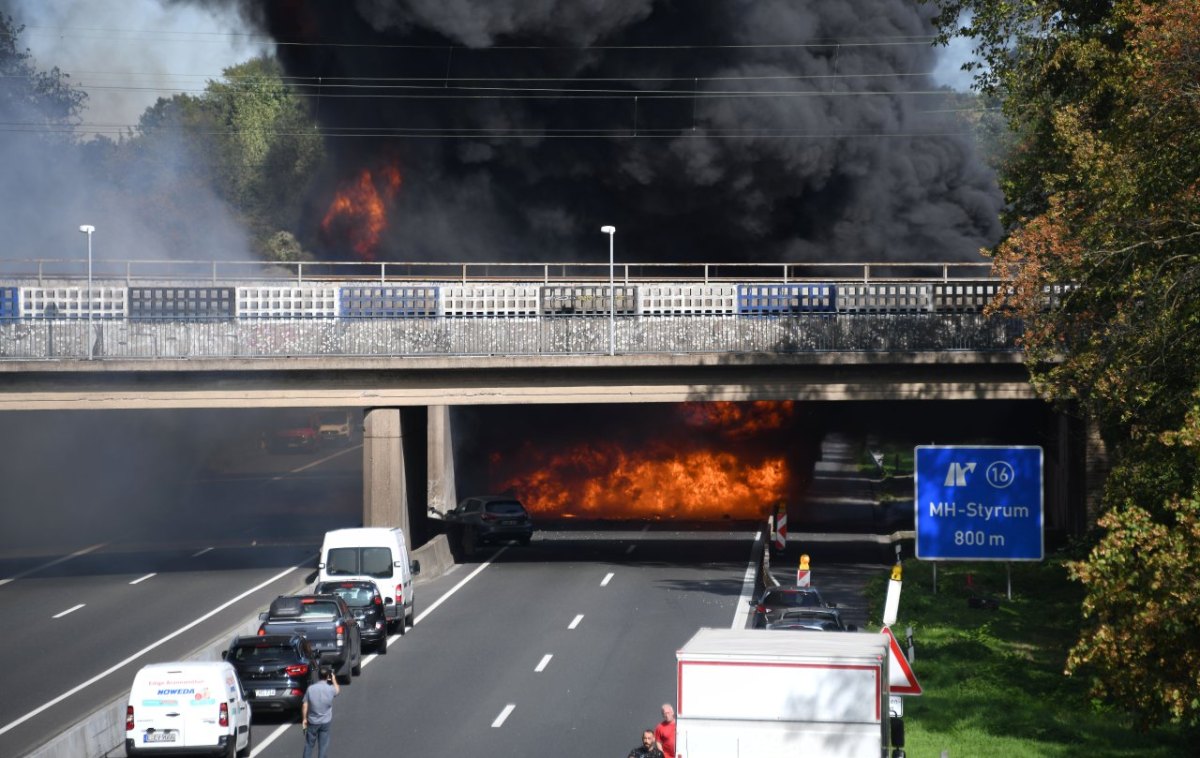 A40-Mülheim-Brand.jpg