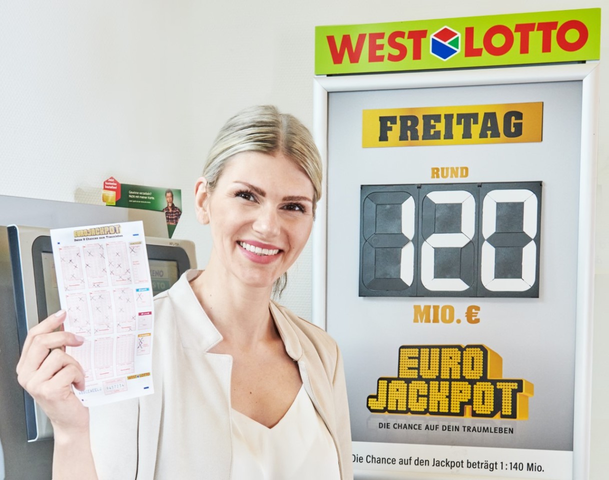 Ab kommendem Freitag gibt es erfreuliche Neuerungen bei der Lotterie Eurojackpot: Mit dem Dienstag kommt ein zweiter Ziehungstag hinzu – erstmals am 29. März. Außerdem können die Jackpots nun bis auf 120 Millionen Euro ansteigen, und die Spielformel lautet zukünftig 5aus50 und 2aus12. Die Chance auf den Spitzengewinn im ersten Rang liegt bei 1:140 Millionen.