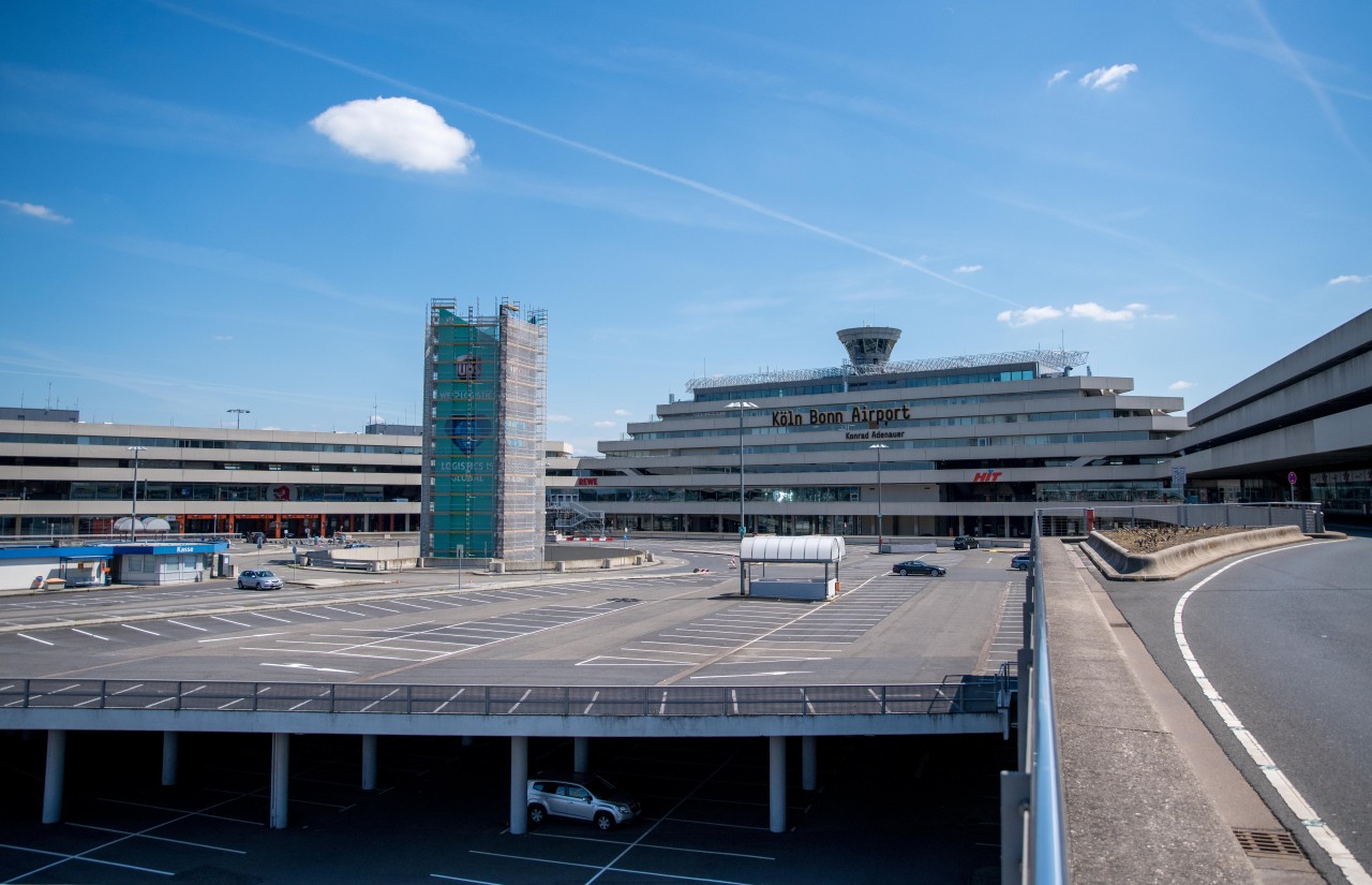 Am Flughafen Köln/Bonn sind die Preise gestiegen. (Archivbild)