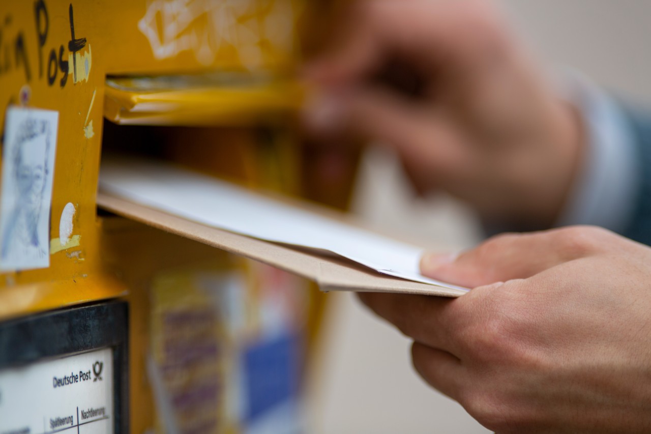 Die Deutsche Post ändert die Preise – und nur einige bestimmte Kunden dürfte das freuen! (Symbolbild)