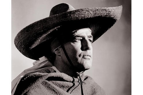 Viva Zapata ist die Verfilmung der Biographie des mexikanischen Revolutionsführers Emiliano Zapata. Marlon Brando wurde 1952 beim Festival in Cannes als bester Darsteller ausgezeichnet und festigte seinen Ruf als Nachwuchsstar. (c) Marlon Brando - Eine Hommage in Fotografien