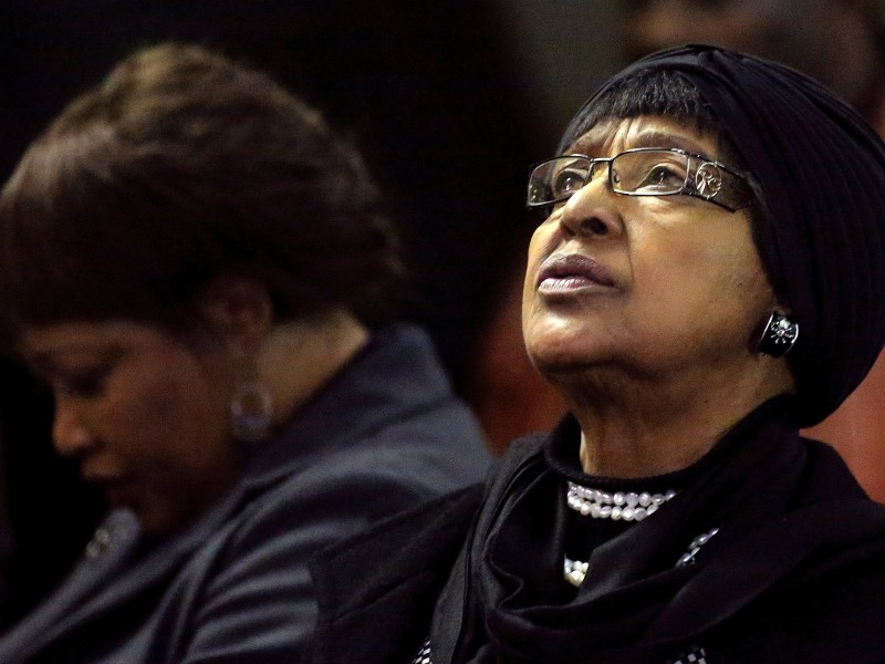 Winnie Mandela, die Ex-Frau von Friedensnobelpreisträger Nelson Mandela, starb mit 81 Jahren. Das hat ihre Familie an Ostermontag bekanntgegeben. 