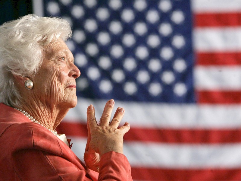 Die frühere First Lady der USA, Barbara Bush, ist tot. Die Frau des ehemaligen Präsidenten George H. W. Bush und Mutter des späteren Präsidenten George W. Bush starb am 17. April im Alter von 92 Jahren.