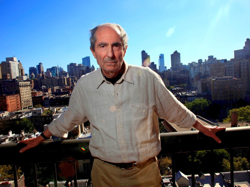 US-Schriftsteller Philip Roth ist am 22. Mai im Alter von 85 Jahren gestorben. Der gefeierte Autor wurde unter anderem mit den Büchern „Der menschliche Makel“ und der Roman-Trilogie „Der Ghostwriter“ bekannt. 