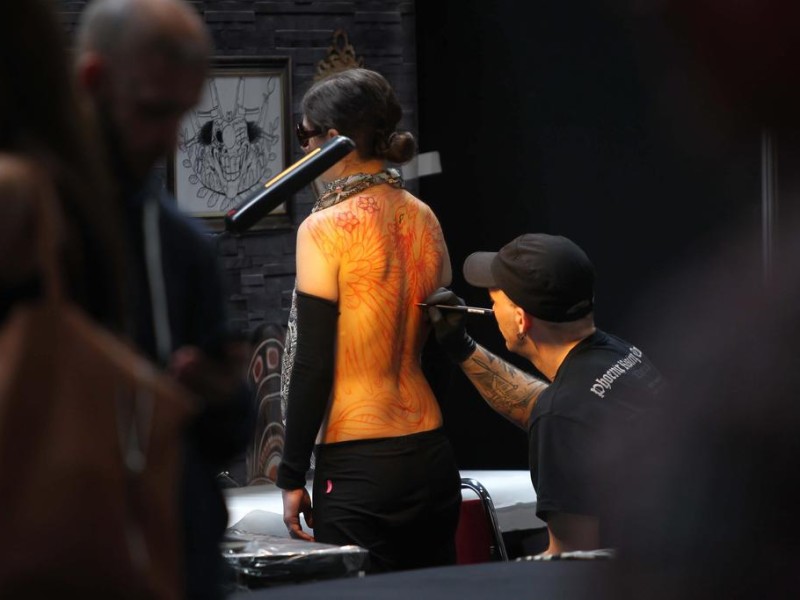 Impression vom ersten Tag der 18. Tattoo- und Piercing-Convention in der Westfalenhalle.