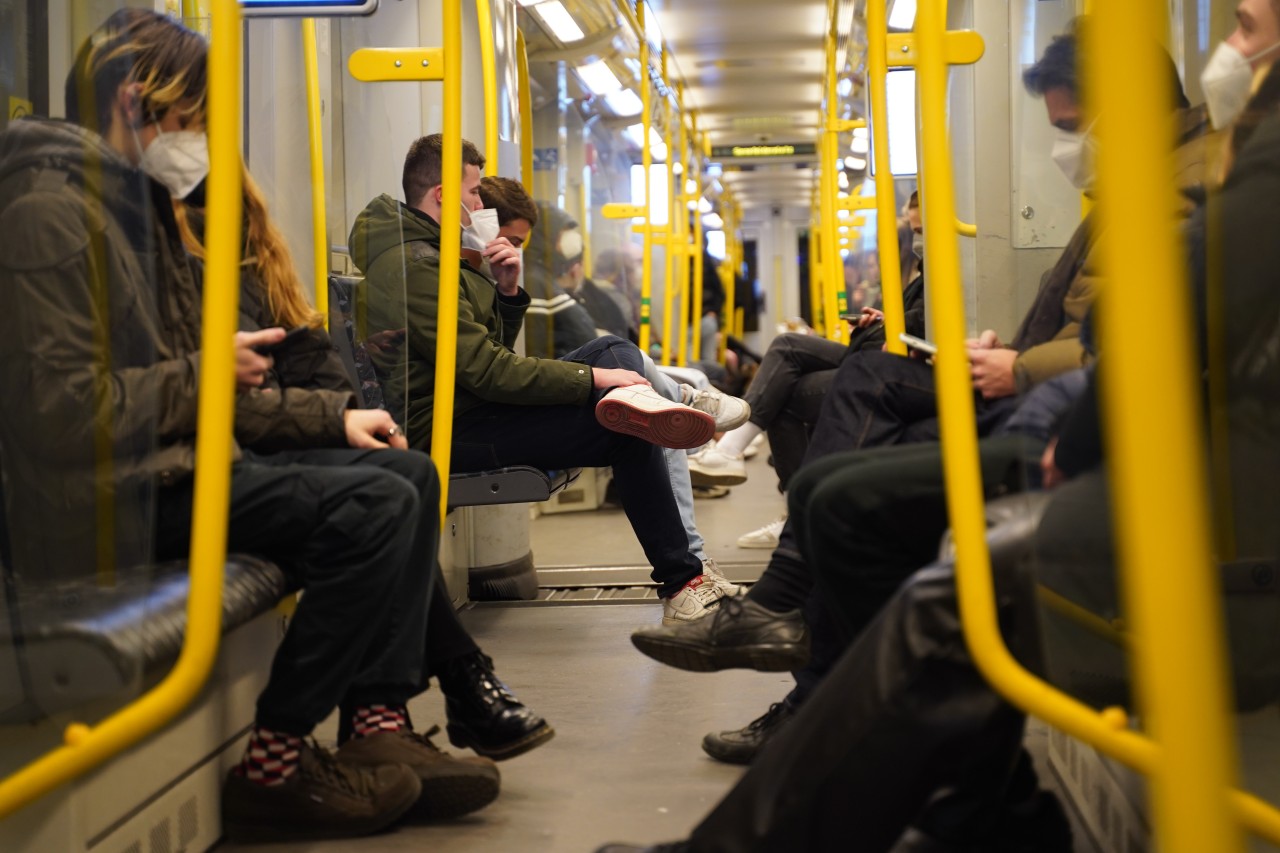 Das Neun-Euro-Ticket soll die Bürger entlasten. (Symbolbild)