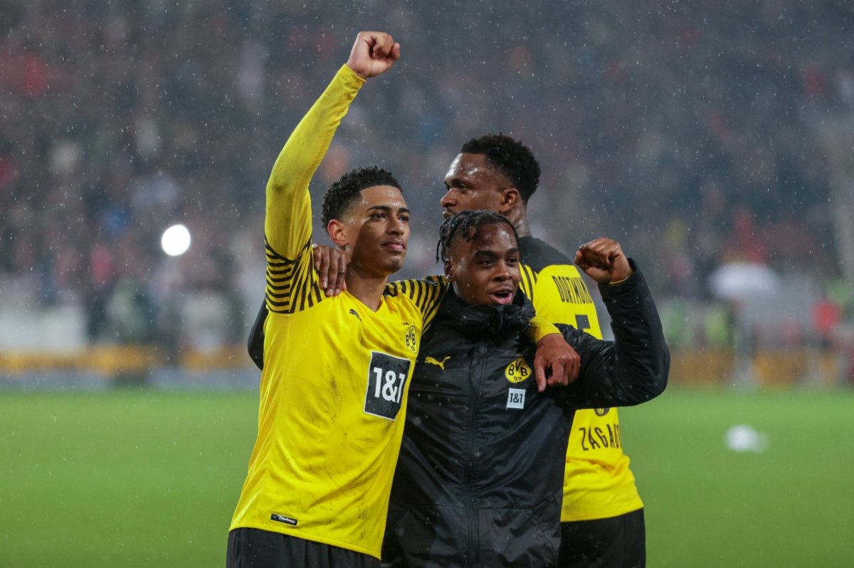 Borussia-dortmund-bynoe-gittens.jpg