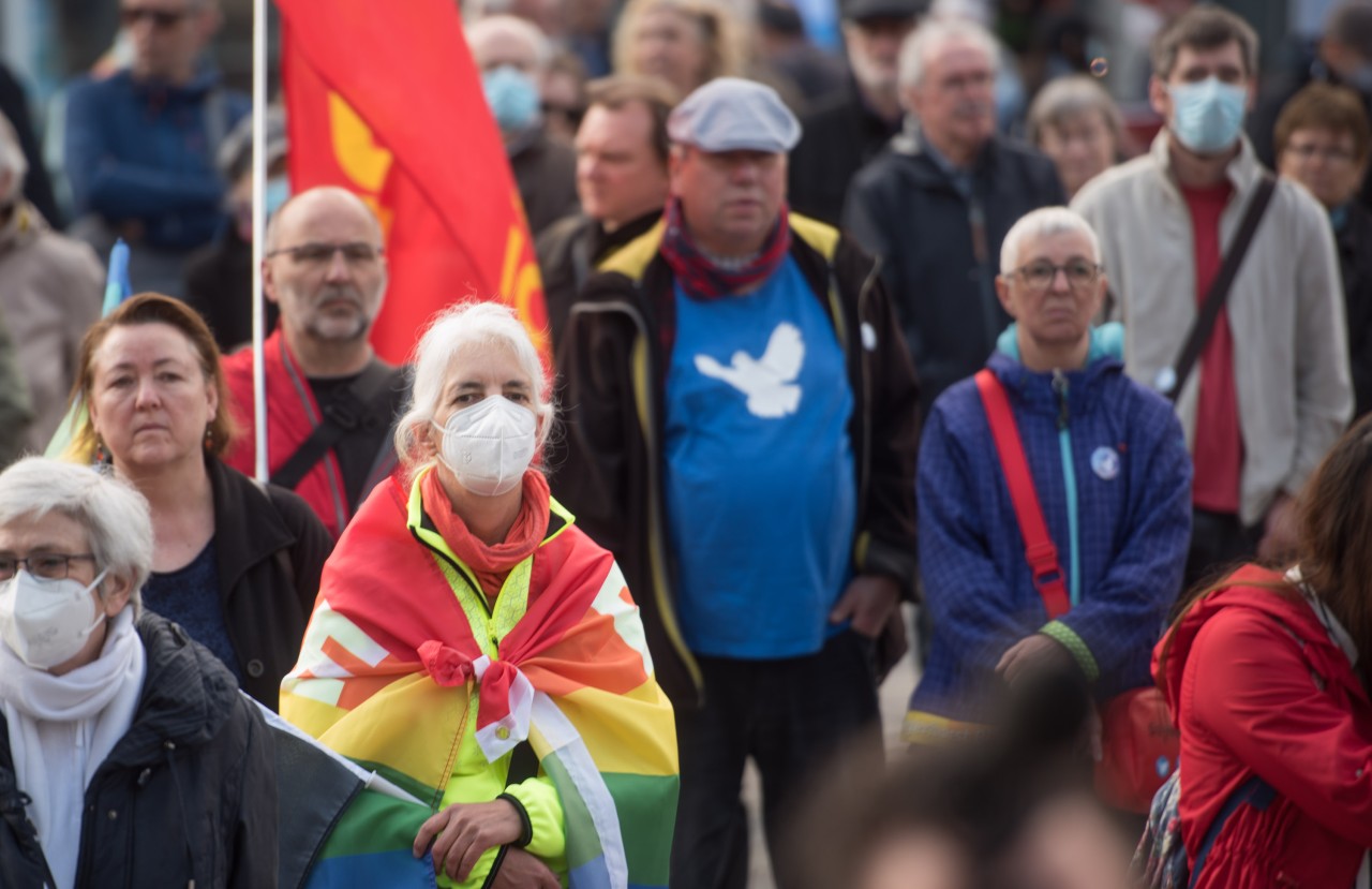 Beim Ostermarsch in Duisburg kam es zu einer heftigen Auseinandersetzung. (Symbolbild)