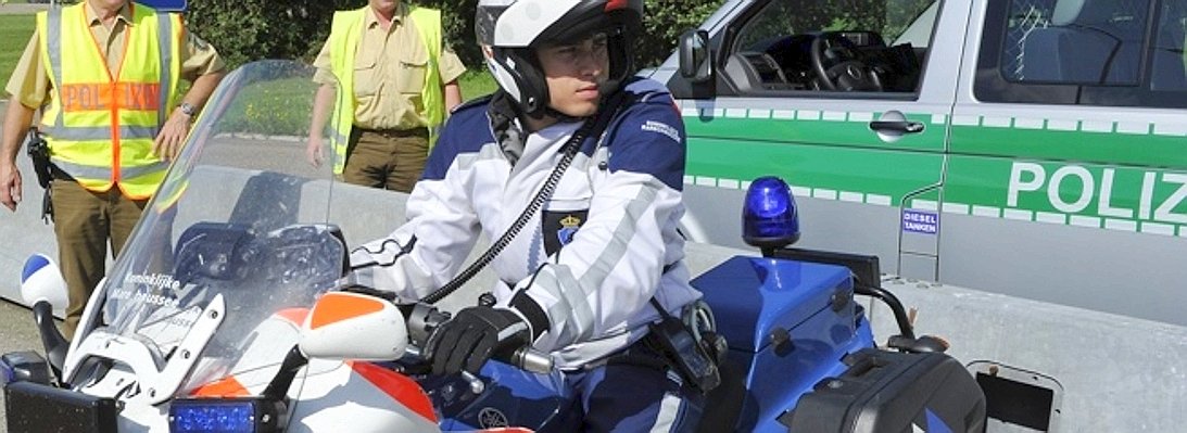 Ein Tag mit der Autobahnpolizei--656x240.jpg