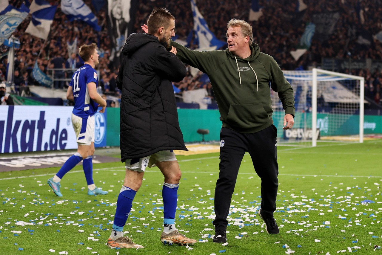 Dominick Drexler, hier mit Mike Büskens (r.), traf gegen Heidenheim.