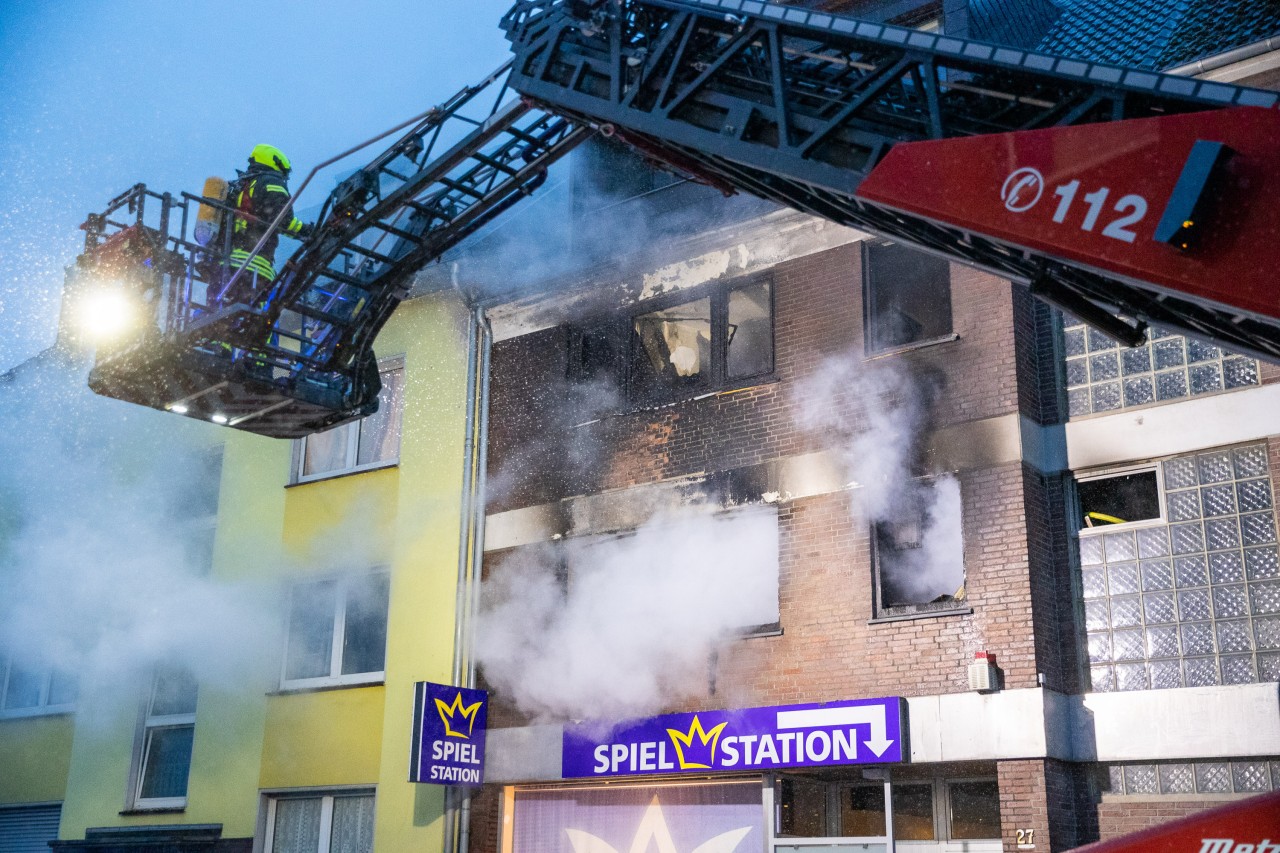 In Oberhausen kam es an der Grenzstrasse zu einem verheerenden Feuer. 