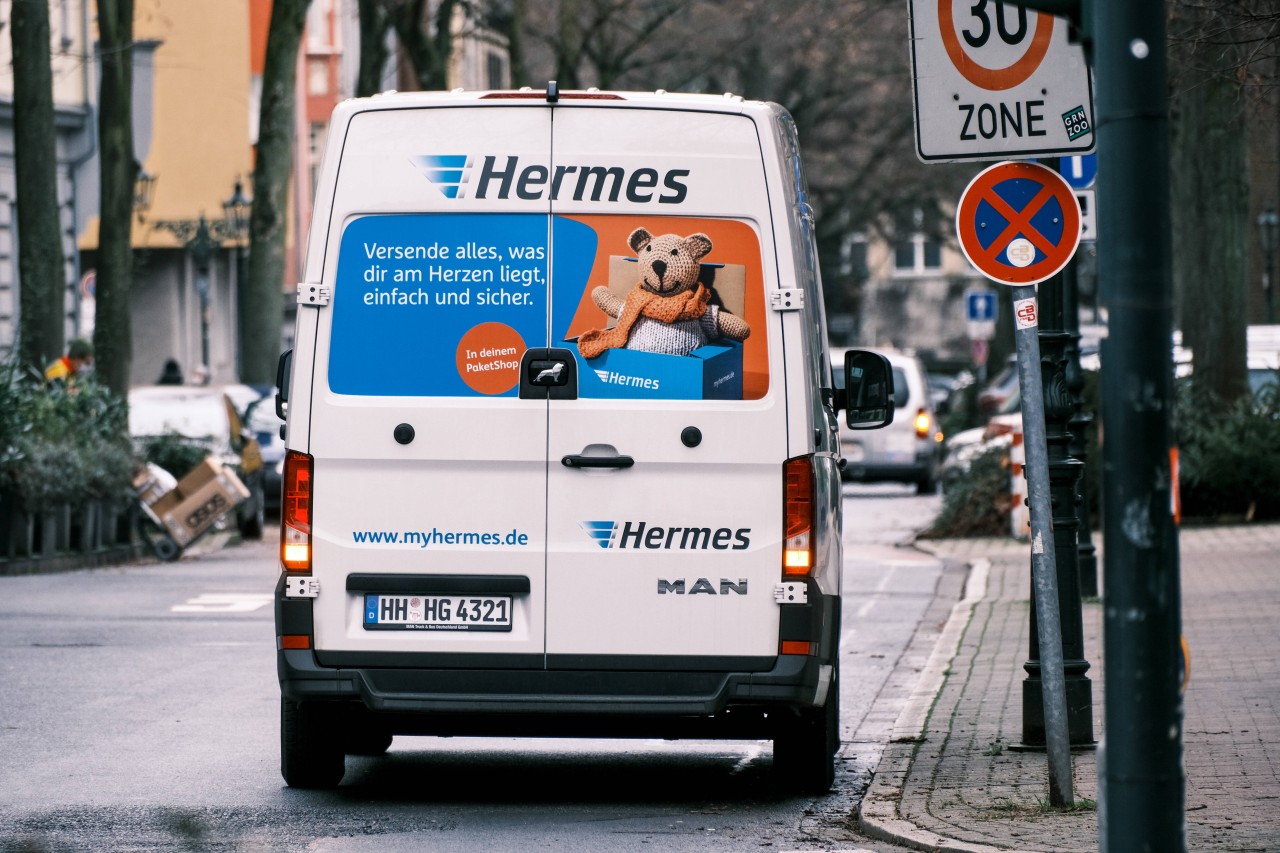 Ein Hermes-Bote hinterließ dem Empfänger eine kuriose Nachricht. (Symbolbild)