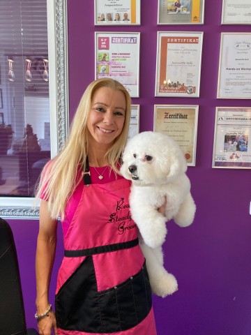 Hund in Duisburg: Hundefriseurin Jeanette Noll verrät, was bei der Fellpflege gerade beim Jahreswechsel zu beachten ist. (Symbolbild)