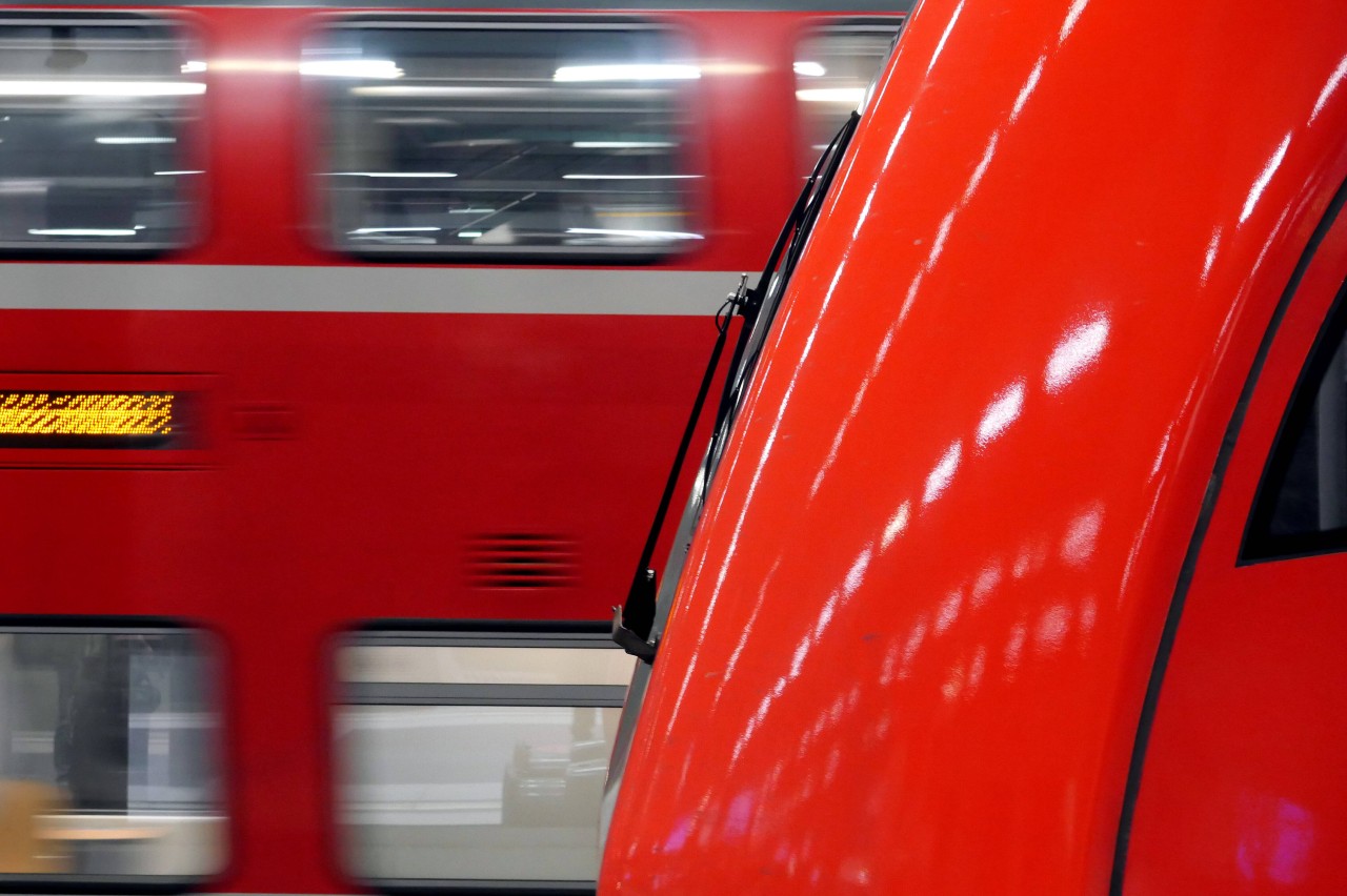 Am Hauptbahnhof in Bochum brachte sich ein Jugendlicher in Lebensgefahr. (Symbolbild)