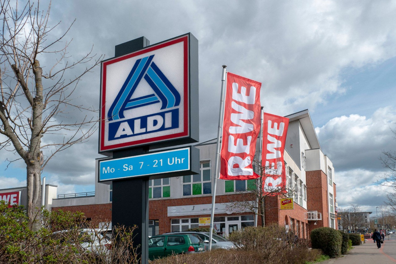 Bei Aldi, Rewe und Co. wird die Milch bald erneut teuer. (Symbolbild)