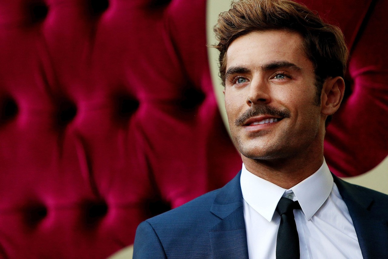 In Australien zeigte sich Zac Efron mit Schnurrbart. 