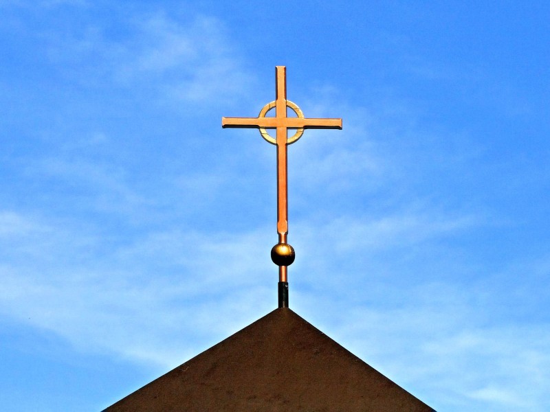 8. Februar 2017: Die Polizei ermittelt wegen Störung der Religionsausübung und Hausfriedensbruch in einer Kirche im bayerischen Ebensfeld. Ein DNA-Test soll helfen. Schließlich hat der unbekannte Täter davon reichlich hinterlassen: Er hatte zweimal sein großes Geschäft in der Kirche verrichtet. Einmal sogar im Beichtstuhl. 