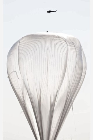 Der spektakuläre Rekordversuch des österreichischen Extremsportlers Felix Baumgartner ist geglückt.