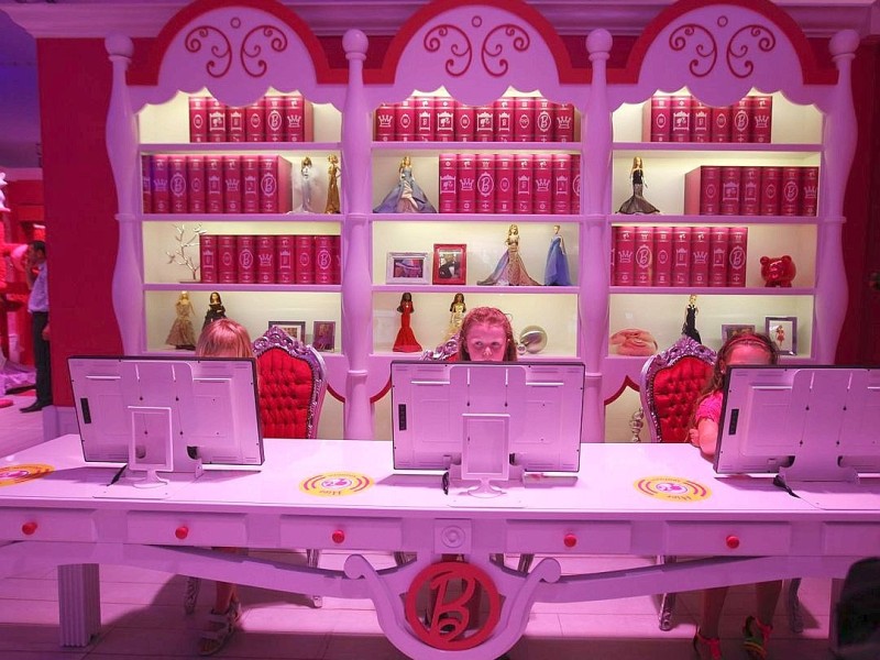 Die Barbies Dreamhouse Experience in Berlin. Auf 2500 Quadratmetern können Fans der blonden Puppe alles Neue rund um Barbies Leben entdecken.