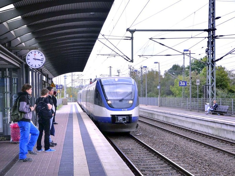 ... Bahngesellschaft ist im Gegensatz zur Bundesbahn durch den Streik der Lokführer nicht betroffen.