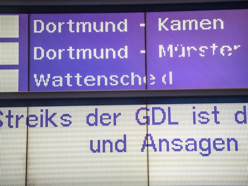 Der Bochumer Hbf am Mittwoch: Durch den Streik sind viele Verbindungen ausgefallen.