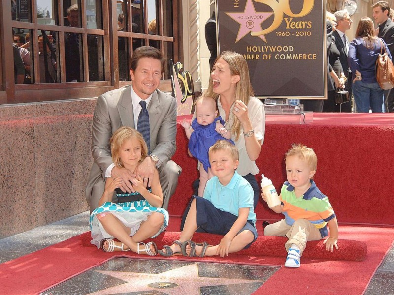 ...Mark Wahlberg gleich die ganze Familie. Als...