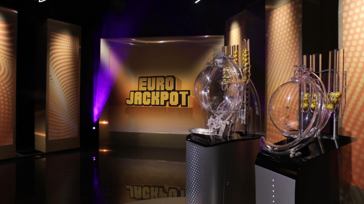 Schon am heutigen Dienstag rollen in der finnischen Hauptstadt wieder die Eurojackpot-Kugeln. Wer sich schon immer gefragt hat, wie eine Ziehung abläuft, erfährt es im Video „Behind the scenes“.