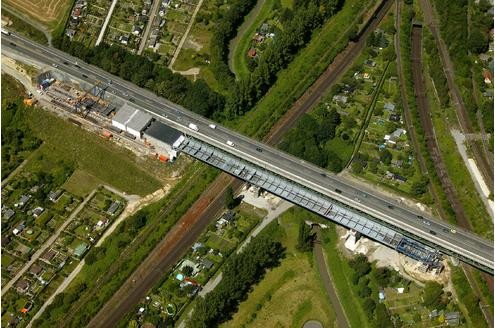 Dortmund: Schnettkerbrücke. (Luftbild/Copyright: Hans Blossey)