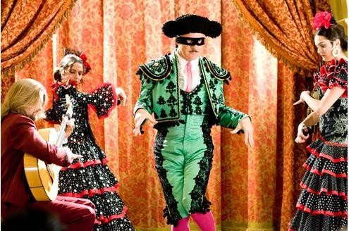 Inspektor Clouseau spioniert, als Matador verkleidet, seiner Angebeten Nicole nach, die zu seinem Missfallen ein Rendezvous mit Vicenzo hat. © Sony Pictures
