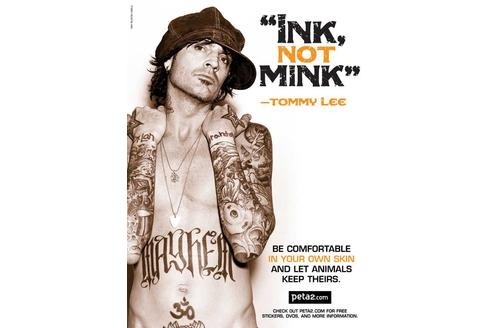 Gewisse Ähnlichkeiten hat er mit Pams Ex, Tommy Lee, der für Ink (Tinte) statt Mink (Nerz) wirbt.

© Mary McCartney Donald