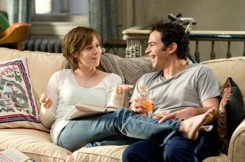 Julie Powell (Amy Adams) und ihr Mann Eric (Chris Messina) gehen in ihrer Ehe gemeinsam durch Dick und Dünn. © Sony Pictures