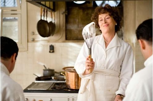 Keine Furcht, keine Entschuldigungen! lautet das (Koch)Motto von Julia Child (Meryl Streep). © Sony Pictures