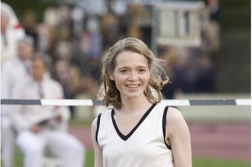 Gretel Bergmann (Karoline Herfurth) freut sich ueber ihren Sieg bei den Wuerttembergischen Meisterschaften. © Thomas Kost