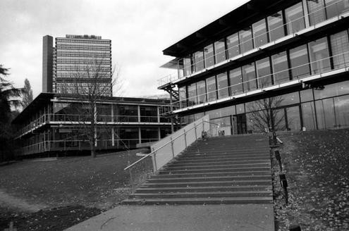 Außenansichten: Der alte Plenarsaal in Bonn.