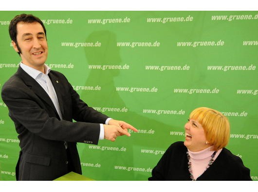 2008 ist Özdemir auch in Deutschland wieder am Ball. Und das gleich als Parteivorsitzender der Grünen gemeinsam mit Claudia Roth.