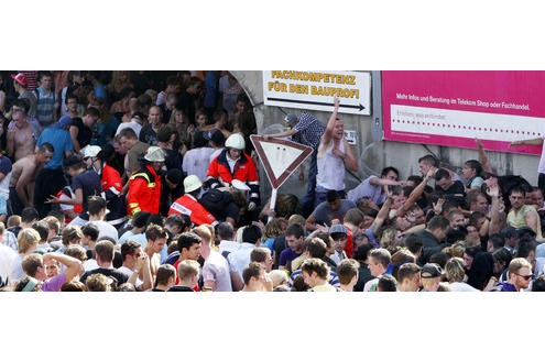 Mehr als 500 Menschen wurden verletzt. Über viele Jahre ...