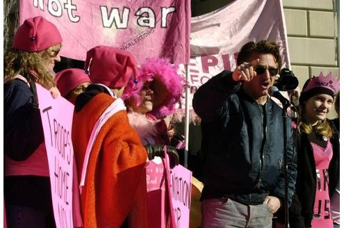... der Organisation Not In Our Name, die gegen den Krieg im Irak protestierte.