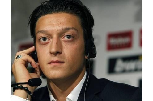 Der Wechsel von Mesut Özil zu Madrid gehörte zu den spektakulärsten Wechseln in Europa. Der Nationalspieler im Real-Dress.