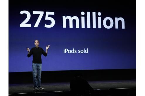 Steve Jobs ist das Sinnbild des amerikanischen Traums. Vom Findelkind zum Superreichen. Jobs ist Sohn eines Syrers und einer Amerikanerin, die das Kind aber nach der Geburt zur Adoption freigaben.