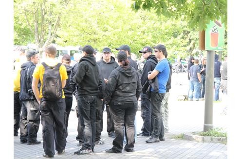 Teilnehmer der Nazi-Demo am Dortmunder Hafen.