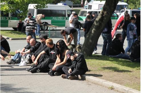 Teilnehmer der Nazi-Demo am Dortmunder Hafen.