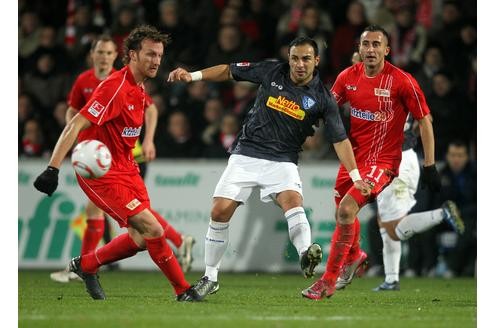 er VfL Bochum hat den zweiten Sieg in Serie teuer bezahlt. Beim 1:0 des VfL beim 1. FC Union Berlin musste Verteidiger Matias Concha nach einem bösen Foul mit einem Schienbeinbruch ausgewechselt werden. Christoph Dabrowski (18.) erzielte den Siegtreffer für Bochum.