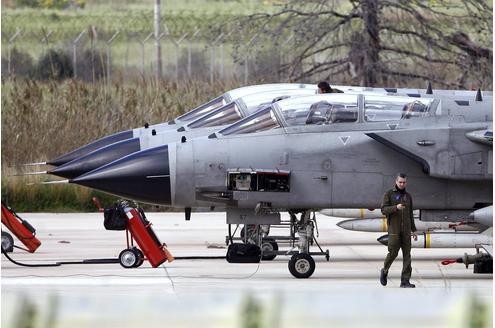 Die NATO hat am Samstagnachmittag begonnen, Libyen aus der Luft anzugreifen.