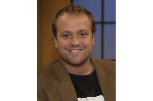 Ebenfalls eine große tänzerische Unbekannte ist Moritz A. Sachs, den die Nation eigentlich nur als Klausi Beimer aus der Lindenstraße kennt. Wie er sich auf dem Parkett schlägt, ist offen.