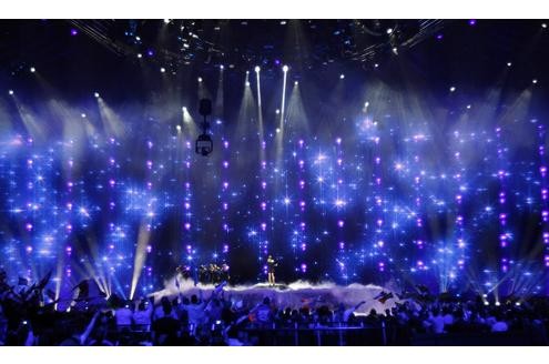 ...holte mit The Secret Is Love Platz 18, dicht gefolgt von...