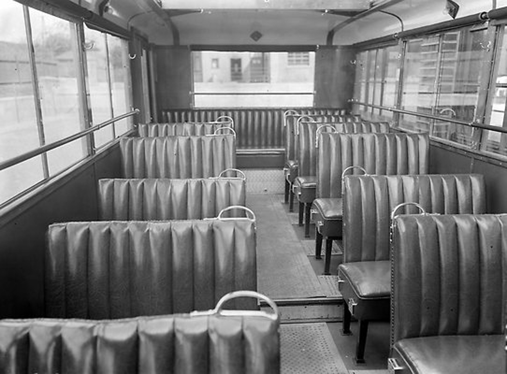 Innenaufnahme des O3, 5 N 62  Ausflugswagens (Wagennummerserie 34-35). das Fahrzeug wurde 1937 verkauft. Krupp Omnibus 35 (Aufnahmedatum unbekannt).