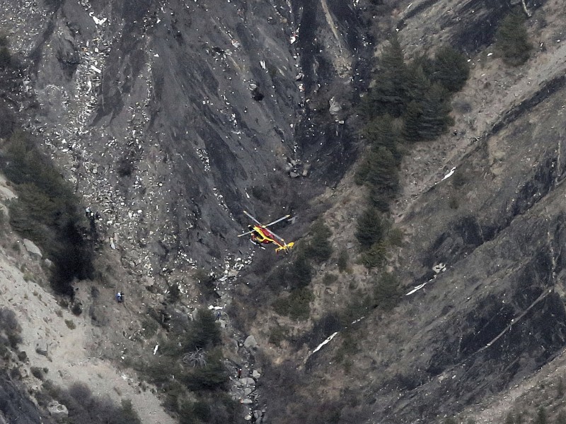 Einsatzkräfte fanden am 2. April auch den Flugdatenschreiber des zerschellten Flugzeugs. Einen Tag später ergab die Analyse der Daten, dass Andreas Lubitz den Airbus bewusst in den Sinkflug gebracht hatte.