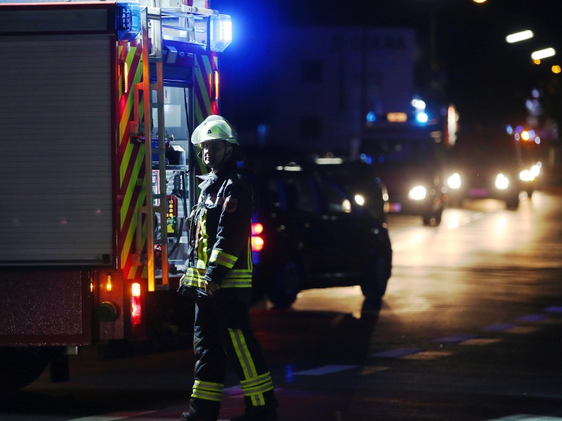 Wegen des Einsatzes wurde die Bahnstrecke zwischen Ochsenfurt und Würzburg zeitweise gesperrt. Der 17-jährige Täter kam ohne seine Eltern nach Deutschland. Zunächst hat er in einer Einrichtung in Ochsenfurt gelebt, danach bei einer Pflegefamilie.