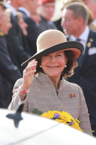 Für Königin Silvia ist es nicht nur Staats-, sondern auch Heimatbesuch. Die 72-Jährige stammt aus Heidelberg. Stationen der Visite des Königspaares sind Berlin, Hamburg, Sachsen-Anhalt und Sachsen. 