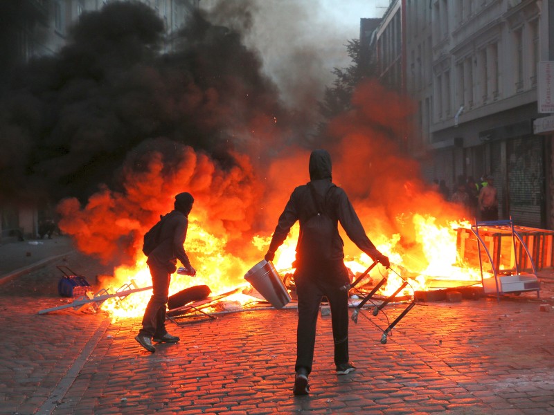 Auch wenn es um wichtige Politik gehen sollte: Die Ausschreitungen, die den G20-Gipfel in Hamburg begleitet haben, bestimmten die Bilder im Juli 2017. 